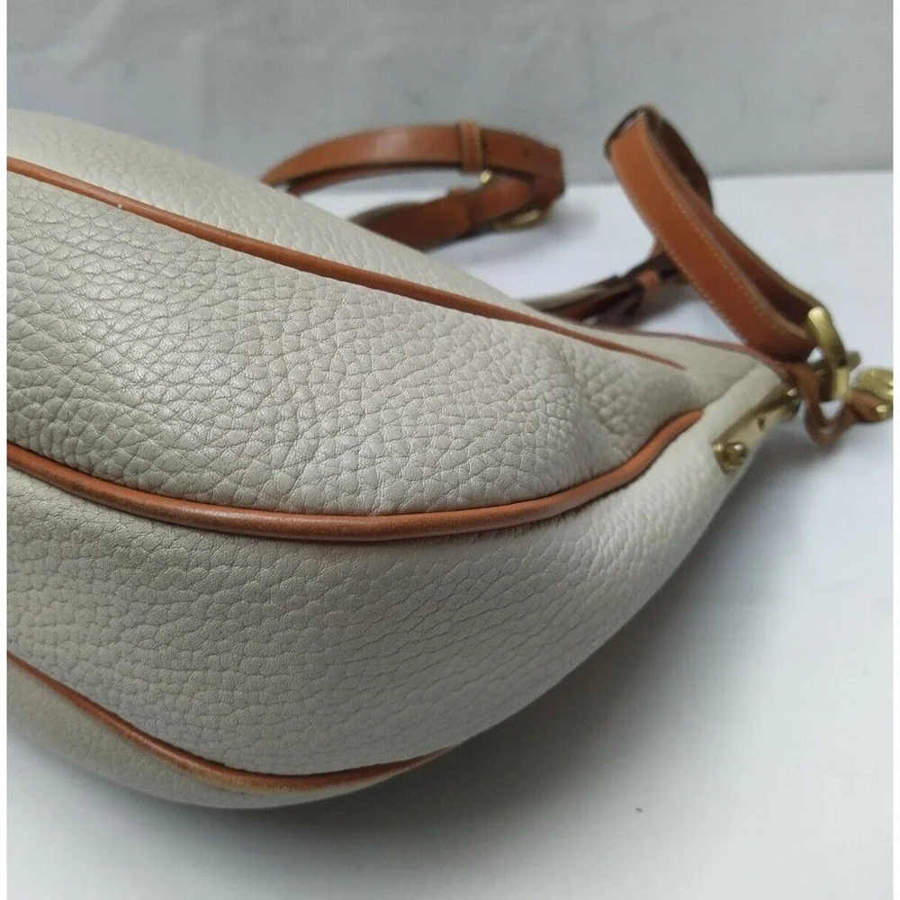 Dooney & Bourke Ivory Pebbled Leather Zipper Hobo Shoulder Bag - Vintage